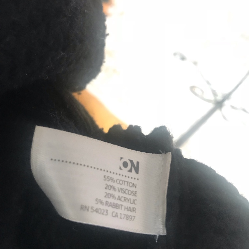 Old Navy Sweater - Picture 6 of 6